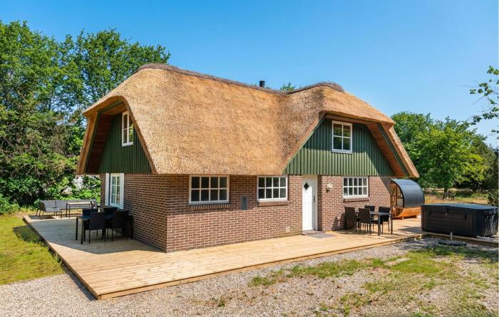 Gorgeous Home In Blåvand With Sauna