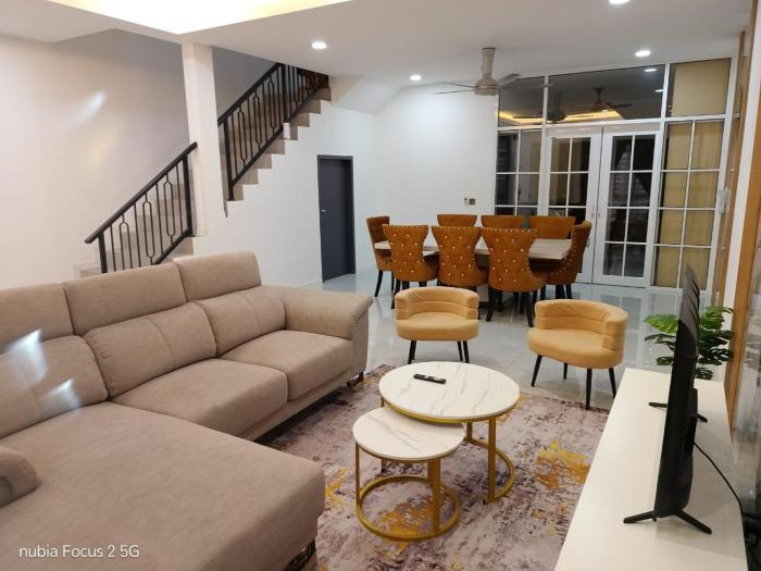 HOMESTAY IMPIAN AYER MOLEK MUSLYM only