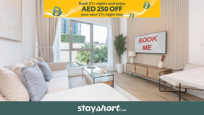 Free housekeeping visits during your stay - StayShort - Stylish 1BR Urban Living in Dubai Marina