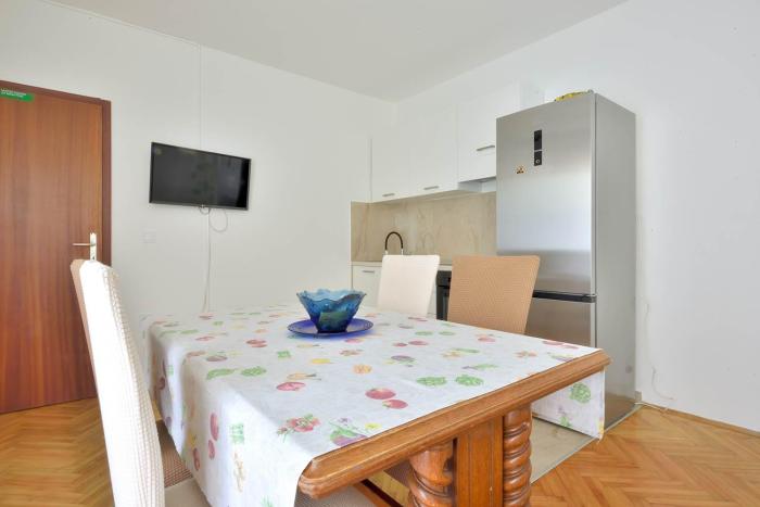 Apartment Biljana with terrace