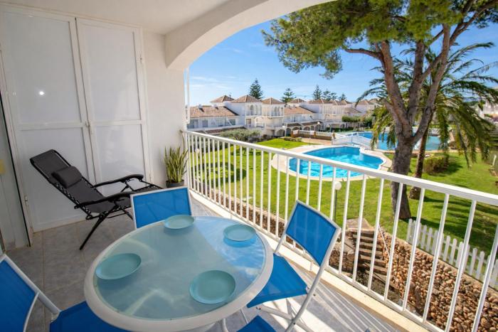 Al Andalus frente a la piscina - Playa Cargador ALBERT VILLAS