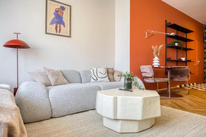 Central Prague APT - Wenceslas Square 5 min - AC, 2 Double Beds & Balcony by Gravity Prague