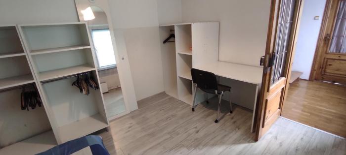 Adam room 2