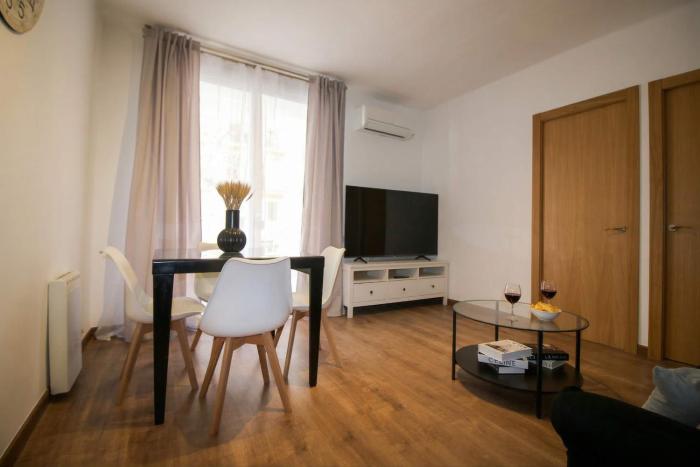 Family apartment with 3 bedrooms for 4 in Eixample