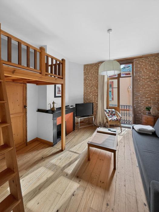 Quiet two room apartment with balcony Jean-Jaurès