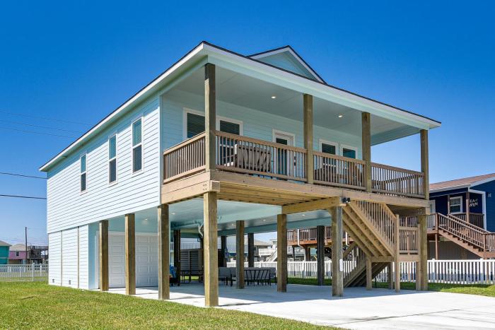 West End Galveston Beach House: Pool & Pier Access