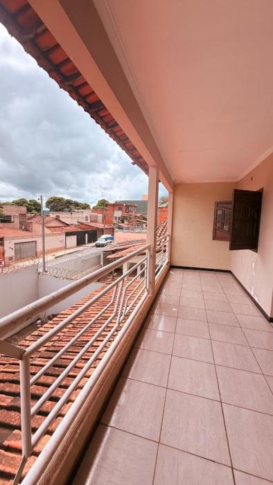 Andar Superior Espaçoso 4 Quartos 1 Suíte