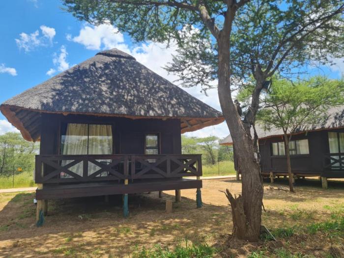 Chobe Lesoma Chalets Hotel