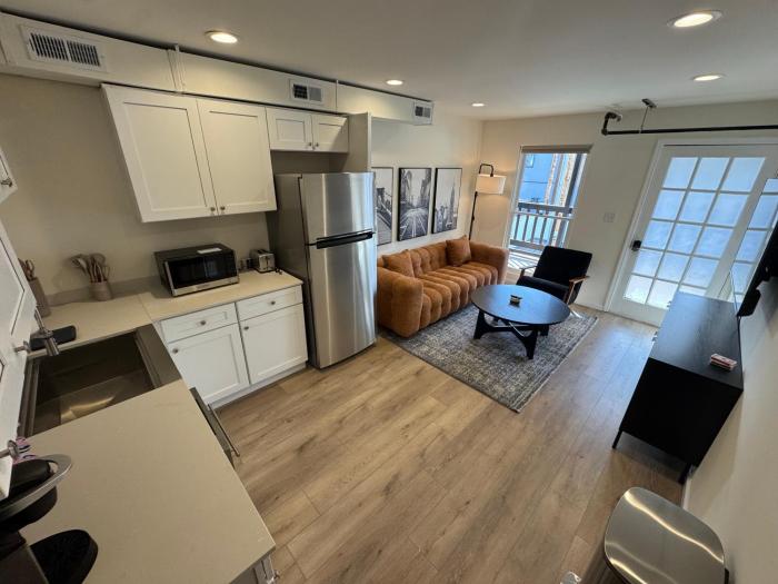 The Brick & Beam 3rd Floor Apartment