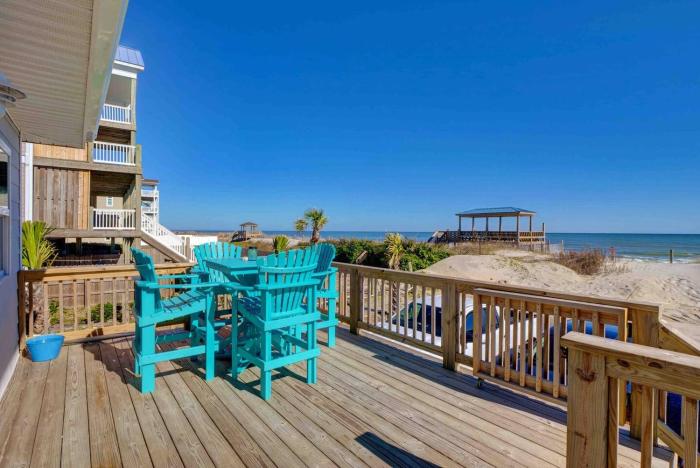 The Bungalows A- Beachfront - Dog Friendly - Gazebo Bikes
