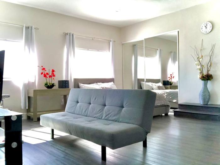 Private Furnished Studio with WiFi & Utilities - Near LA Attractions