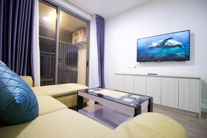 VIP Apartment Botanica Cozy 2BR City View Near Airport Tan Binh Room 1114
