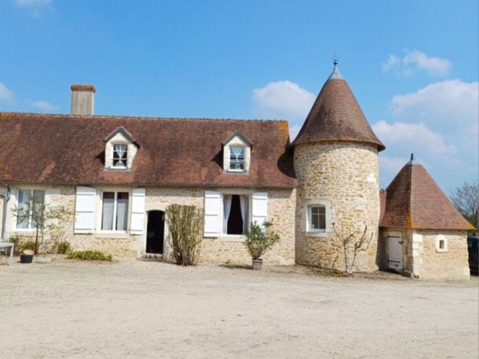 Séjour Nature Confortable à Arpheuilles avec Parking - FR-1-591-728