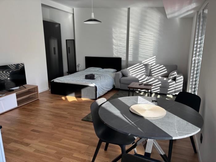 2 minutes walking from Lausanne Train station