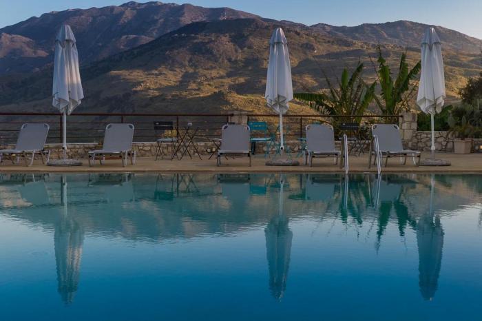 Angelica Sea View with Pool