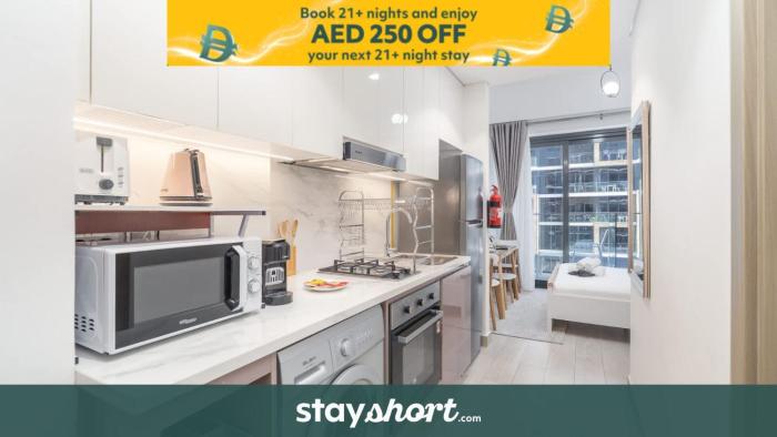 Free housekeeping visits during your stay - StayShort - Azizi Riviera 38 studio with a serene pool view