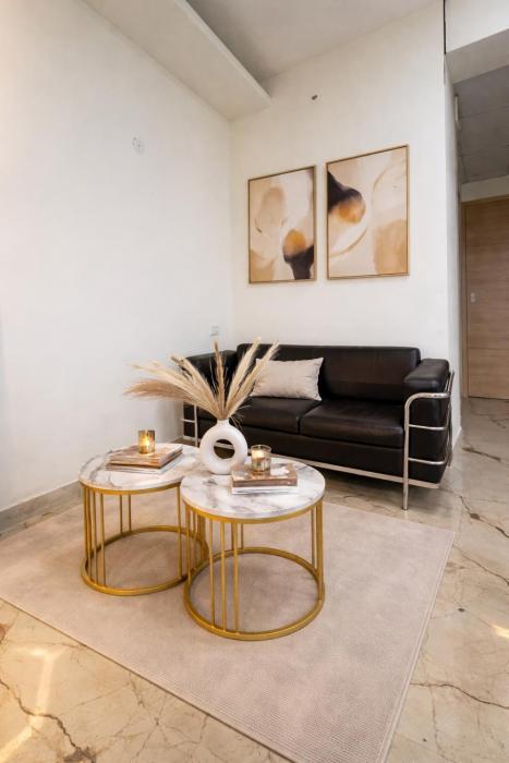 Modern Luxe Studio Ambience Cozy & Stylish Stay