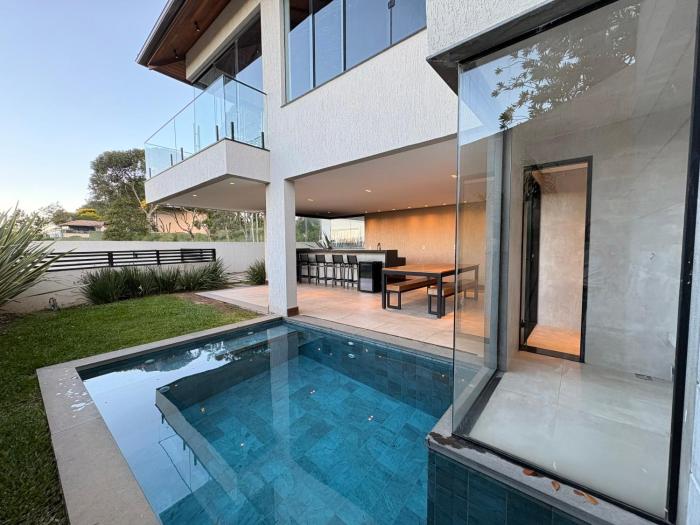 Casa 05 Monte Boa Vista - Casa de Luxo na Serra com Sauna e 4 Suítes