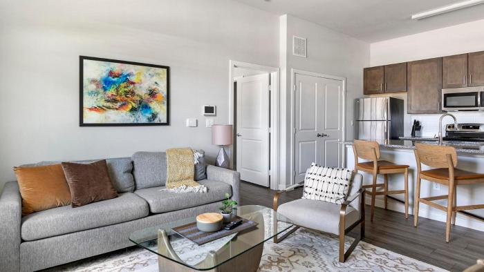 Landing Amazing 1BD Gym Pool