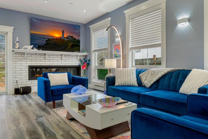 Luxe Coastal Retreat with Hot Tub & Spring Fires