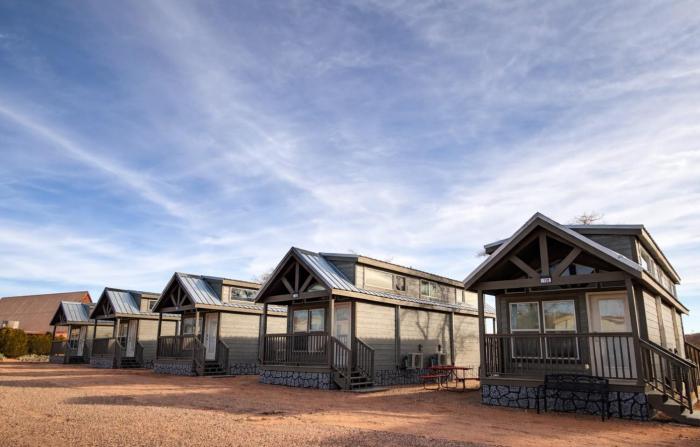 Cozy Tiny Home With Loft