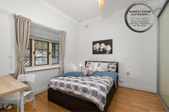 Elegant Double Room Lidcombe - Close to Transport & Shops - Shared Bathroom