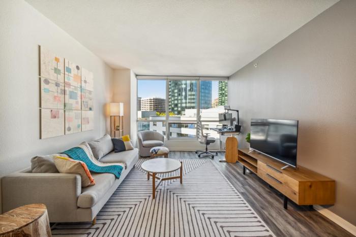Rincon Hill 1 BR w Work Setup by Anyplace - 11447