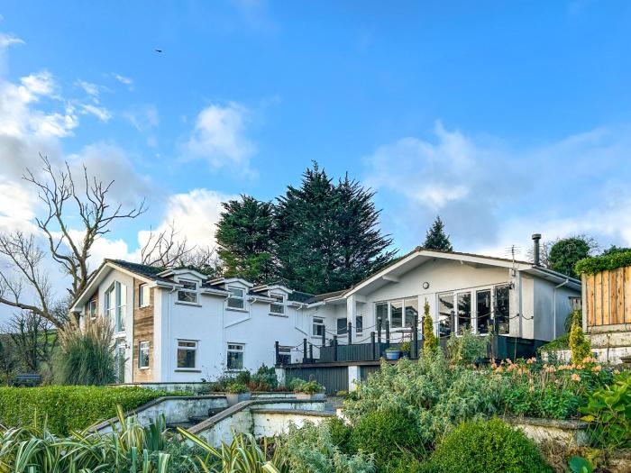 At Cedar Lodge Apartment