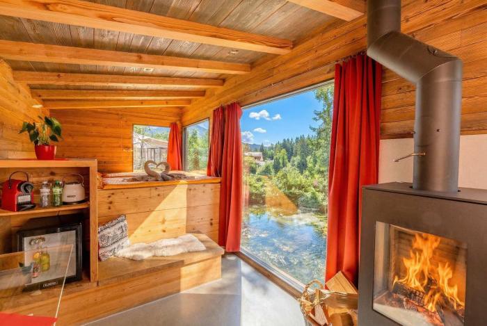 Private Lake Mini Villa near Gstaad & Interlaken