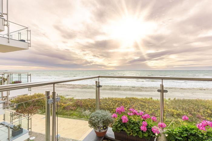 Strandburg Meeresidylle mit Meerblick