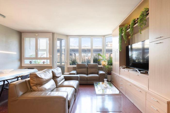 Aparteasy - Bright, large and central apartment in BCN