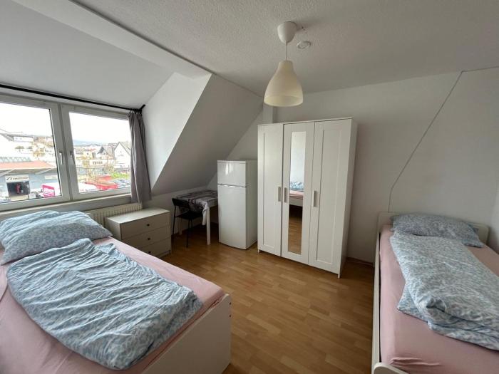 BJM Monteur House - für 15 Personen, Oberursel-Bommersheim