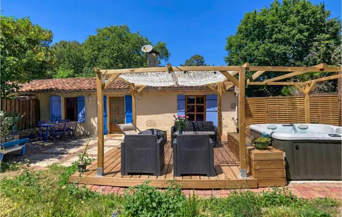 Jolie Maison Avec Jacuzzi