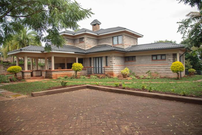 Mt Kenya View Villa 5BR Ensuite with Guest Wing