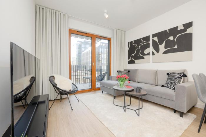 Luxury Apartment with 3 Bedrooms, Balcony and Parking by Renters Prestige