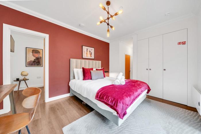 Elevated Studio Living Your Chic Cityscape Awaits