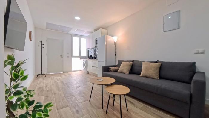 Duplex Retreat with AC in Madrid, Ideal for 4
