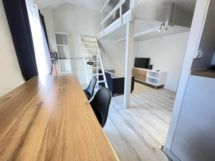 Studio Calme et Confort - Proche Centre-ville & commerces - 20min du Futuroscope - Wifi GRATUIT