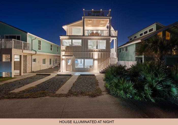 ​Dual Home Coastal Beach House- Main House + Private Villa Suite -Private Beach