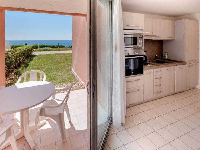 Studio en rez-de-jardin avec accès direct piscine et parking à Sète - FR-1-472A-154