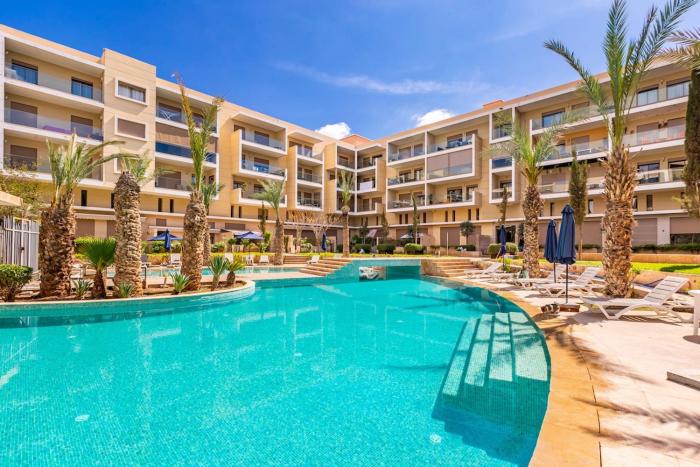 pearle Marrakech pool view