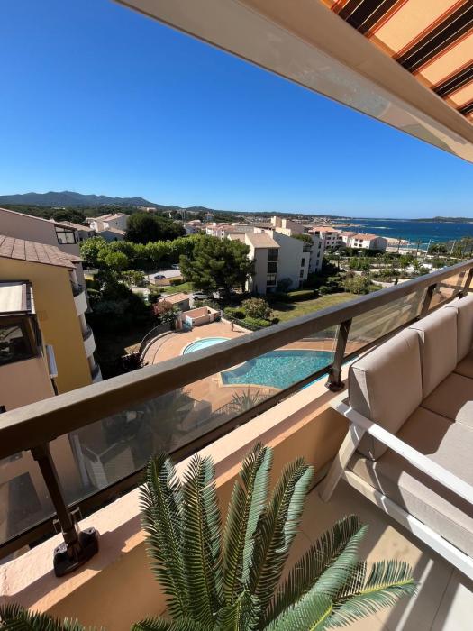 TOUT A PIED Dernier étage Vue imprenable EST-SUD OUEST mer -plage 100m-box