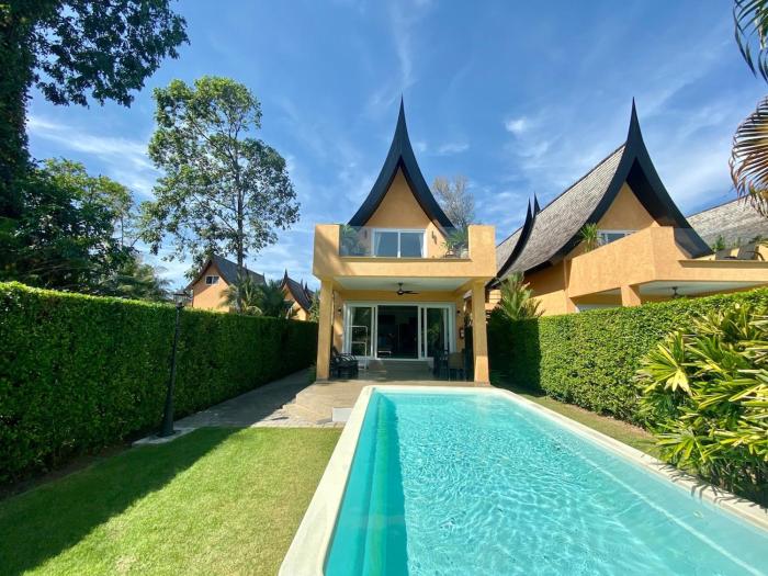 Royal Shell by Utalay Koh Chang