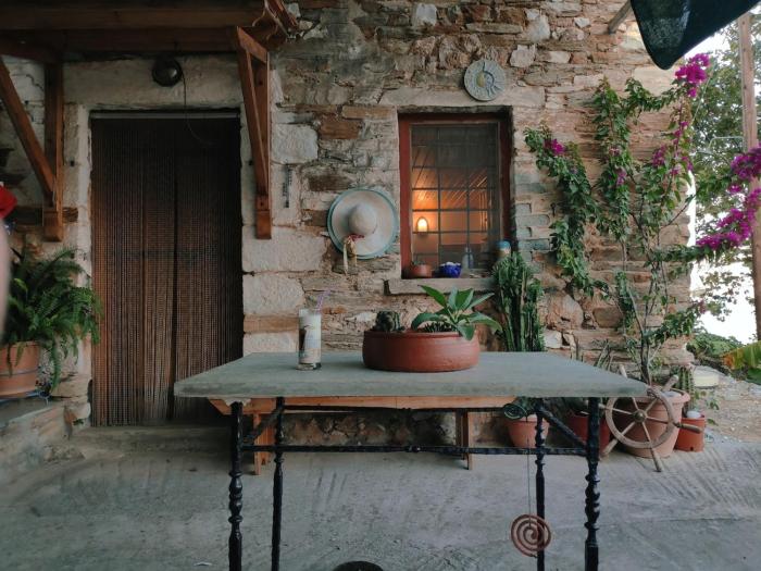 Το Μικρό Πέτρινο Σπίτι