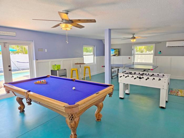 Rainbow Reef - Close to Bean Point, Pool, Game Room by Anna Maria Life Vacation Rentals