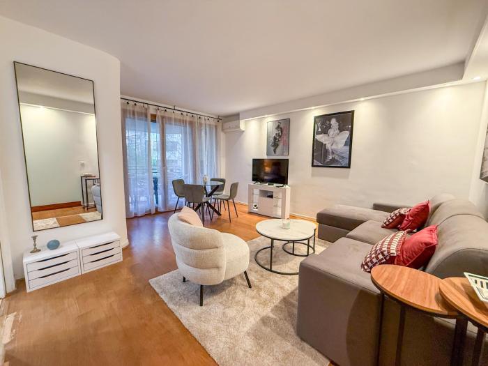 Central Cannes Apartment with Private Terrace - 5 Min to Croisette - ID1009