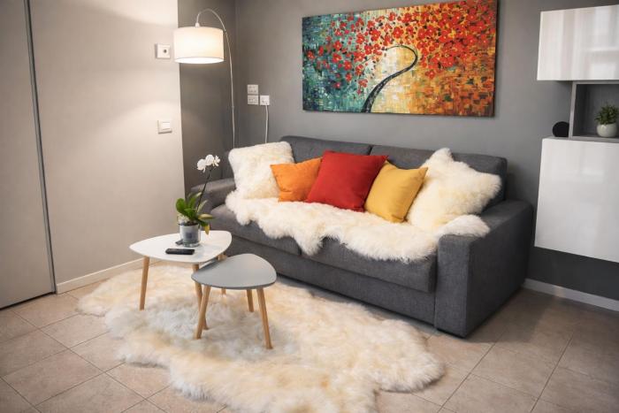 Elodie Deluxe apt -15 min Colosseum Metro - Center -Parking-Balcony