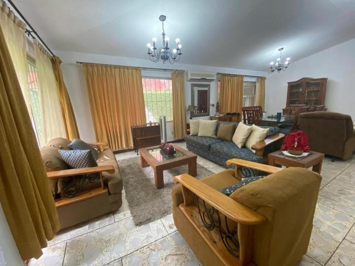 Casa hogareña de un piso La Chulis