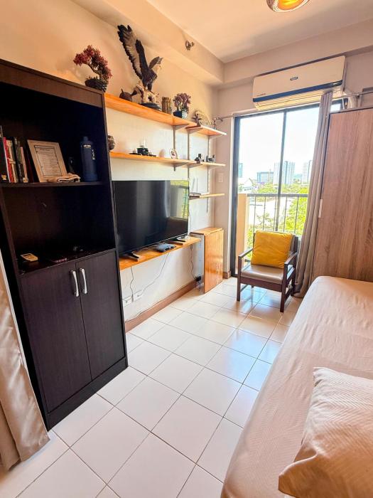 A cozy, relaxing condo at city center