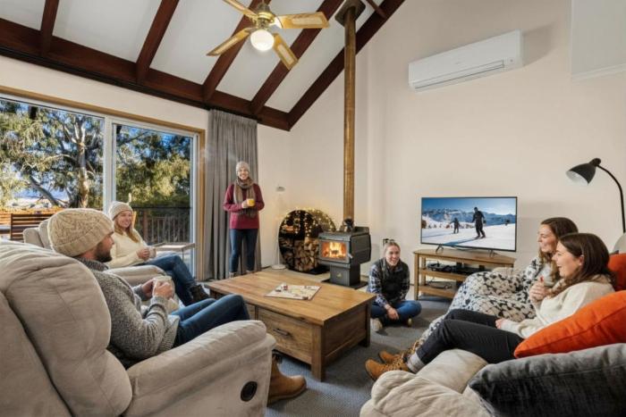 Mogul Lakeside - East Jindabyne